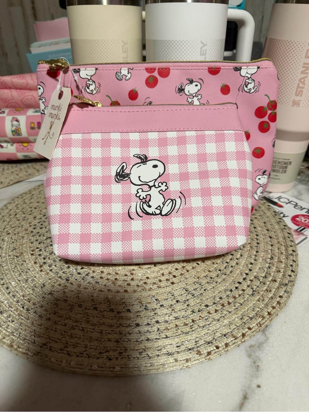 munki munki Pink Snoopy Check & Strawberry Makeup Pouch Set